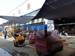 福瑞得機(jī)械微動(dòng)態(tài)--座駕壓路機(jī)、手扶壓路機(jī)、灌縫機(jī)包裝發(fā)貨